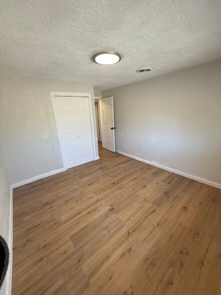 Building Photo - 37 La Ladera Rd