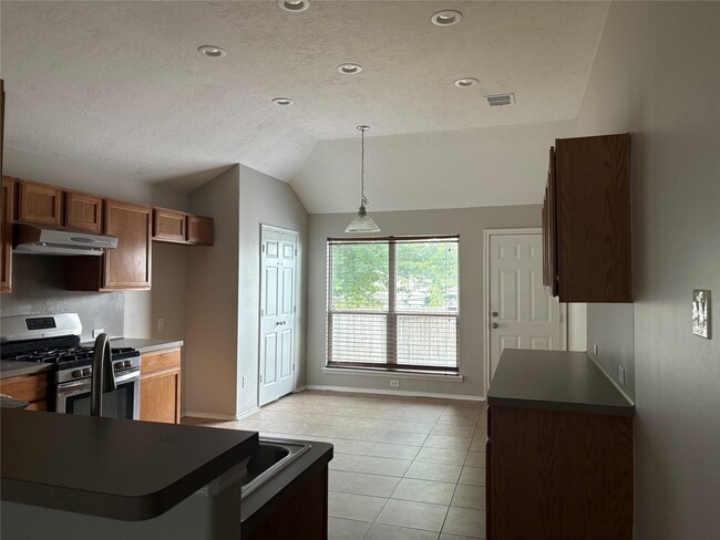 Building Photo - 18499 Sunrise Pines Dr