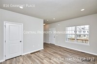 Building Photo - 816 Oakmont Pl