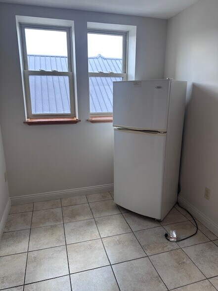 Kitchen 2 - 319 W North St