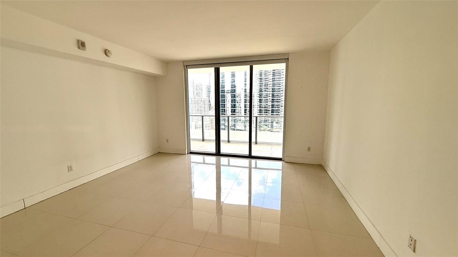 Building Photo - 1300 Brickell Bay Dr