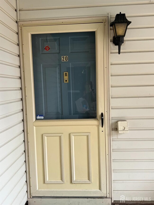 Building Photo - 20 Crabapple Ln