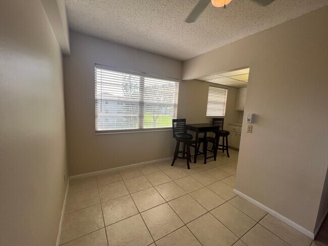 Building Photo - 417 Mansfield I