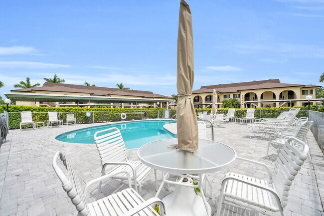 Building Photo - 4640 Chantelle Dr