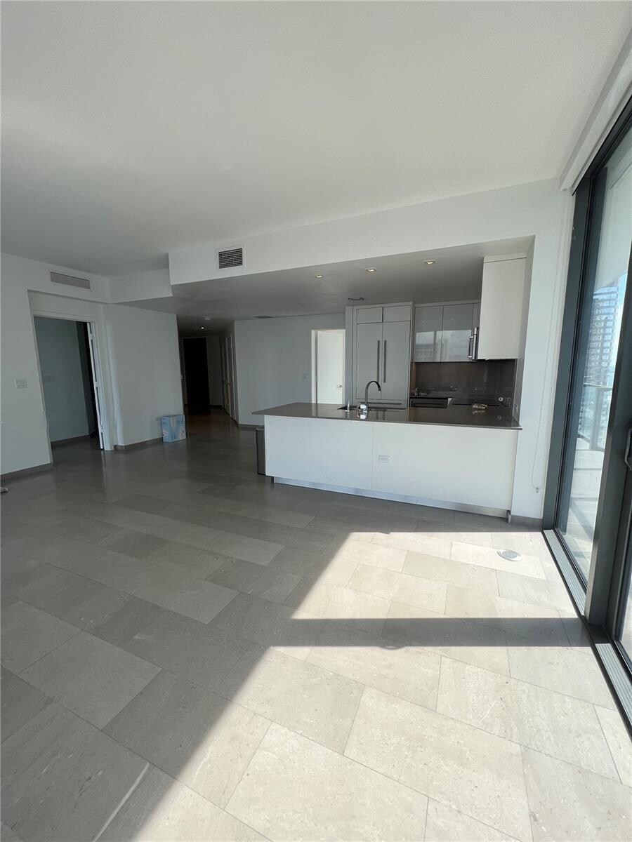 Building Photo - 68 SE 6th St