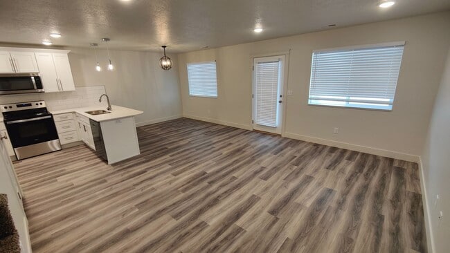 Building Photo - Brand New 3 Bed/2.5 Bath Townhome in West ...