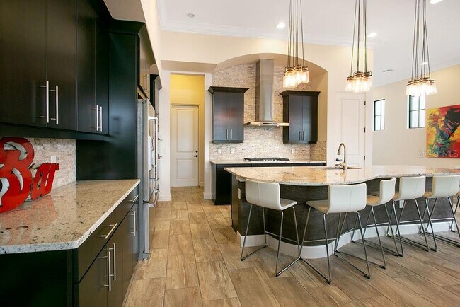 Building Photo - 8455 Via Vittoria Way