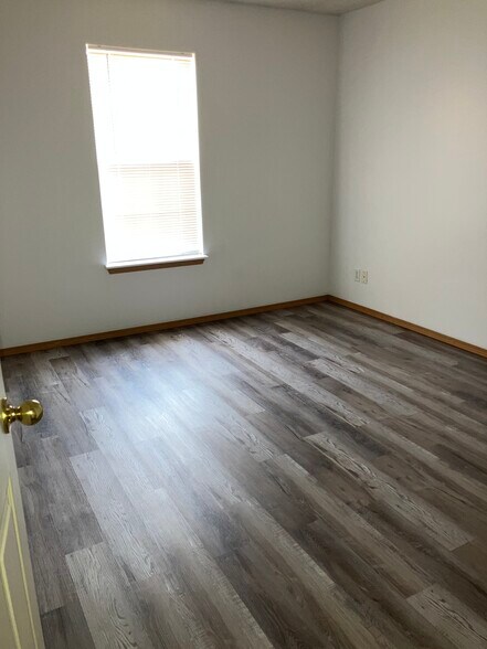 Building Photo - 51 Holly Dr