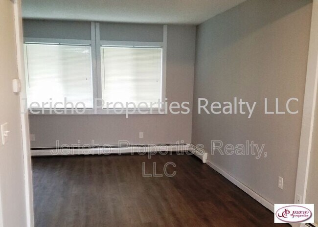 Building Photo - 1855 Independence St