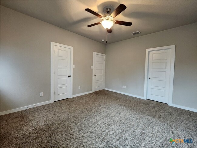 Building Photo - 506 Creekside Frst