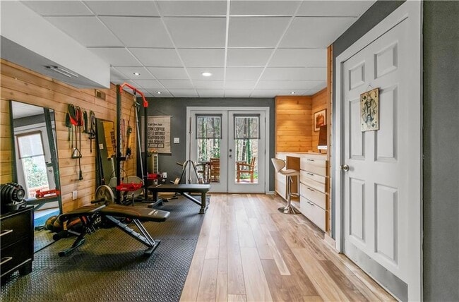 Building Photo - 565 Harold Ave NE