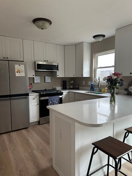 Building Photo - 102 Chancellor Ct