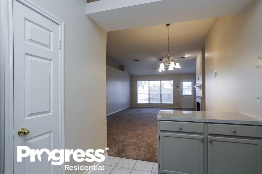 Building Photo - 31164 N Head Dr