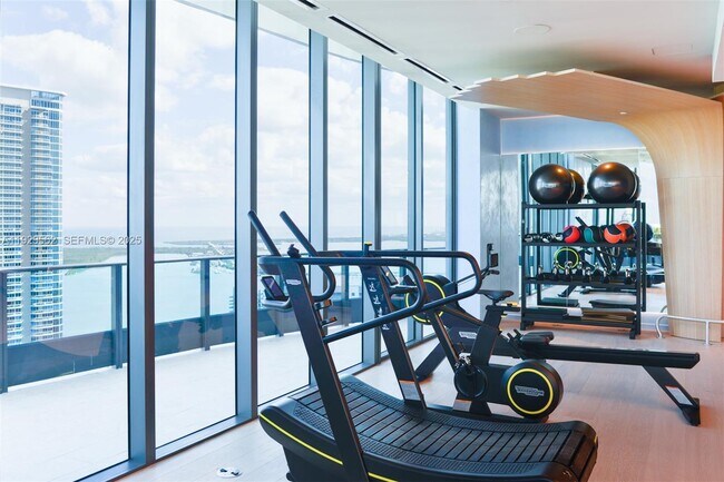 Building Photo - 1000 Brickell Plaza