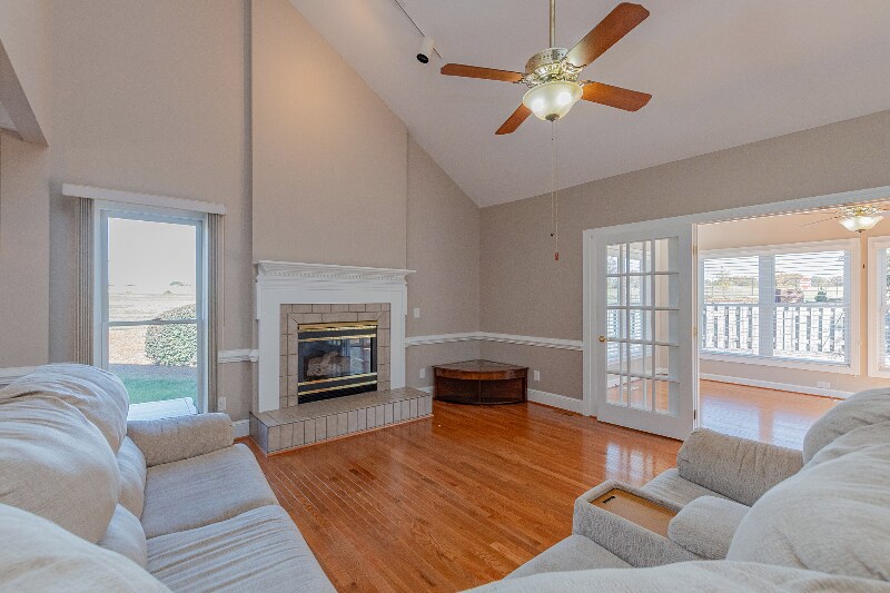 Building Photo - 101 St Charles Ct