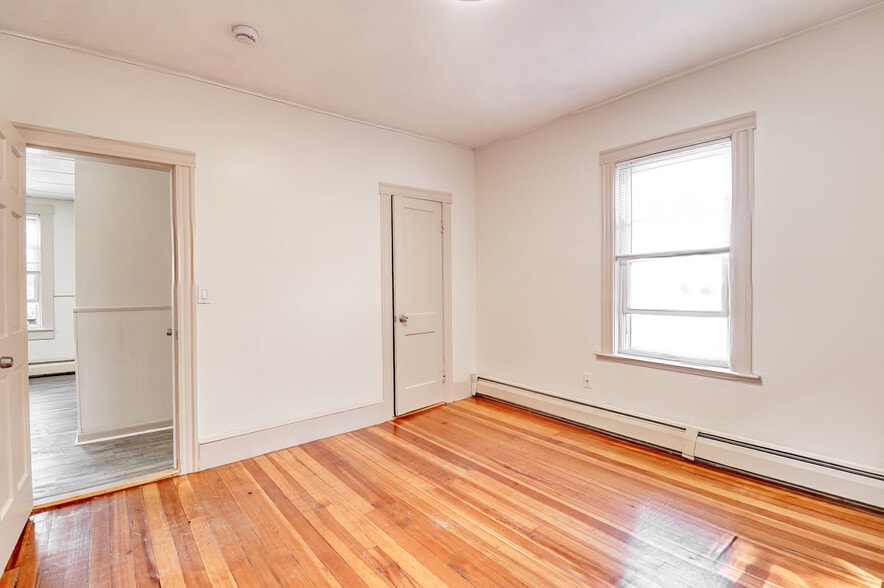 Building Photo - 267 Ames St