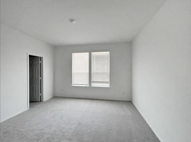 Building Photo - 1620 Brimhurst Dr