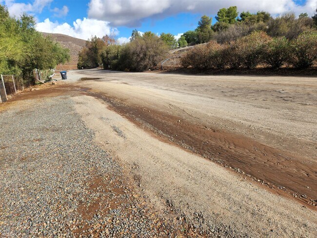 Building Photo - 3 br, 2 bath House - 27625 Smith Road