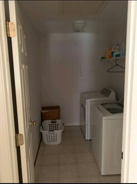 Building Photo - 6386 Greenock Dr