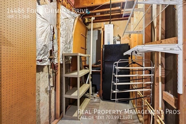 Building Photo - 14486 Four Chimney Dr