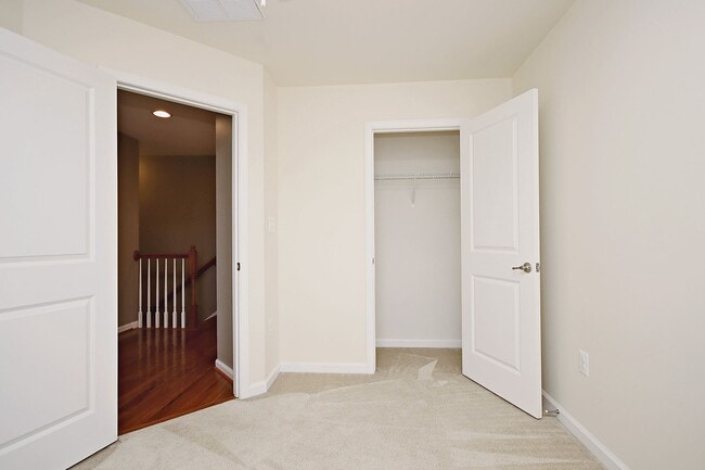 Building Photo - Pet-Friendly Townhome Minutes From NGIC, C...