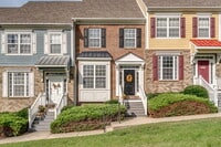 Building Photo - Spacious Lenox Village Townhouse: 3 Beds, ...