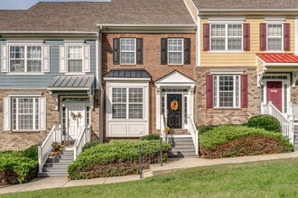 Building Photo - Spacious Lenox Village Townhouse: 3 Beds, ...