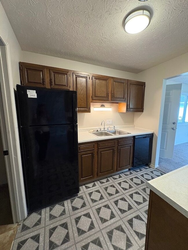Building Photo - Two bedroom one bathroom duplex for rent