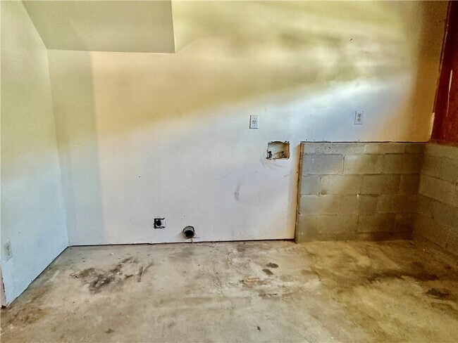 Building Photo - 380 River Trace Dr