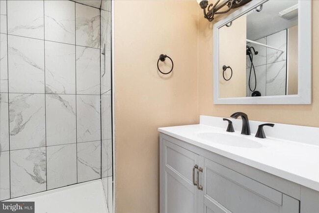 Building Photo - 716 Gafia Lodge Rd