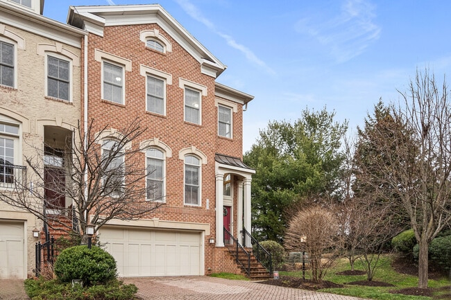 Building Photo - 7000 Eastern Red Cedar Ln