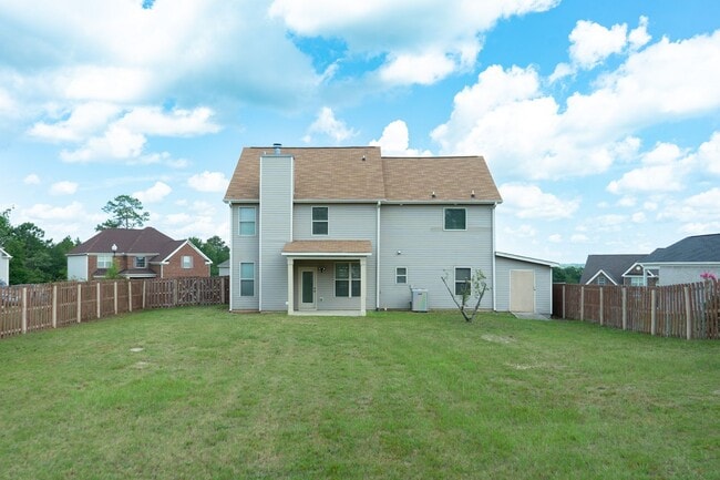 Building Photo - 2624 Leland Dr