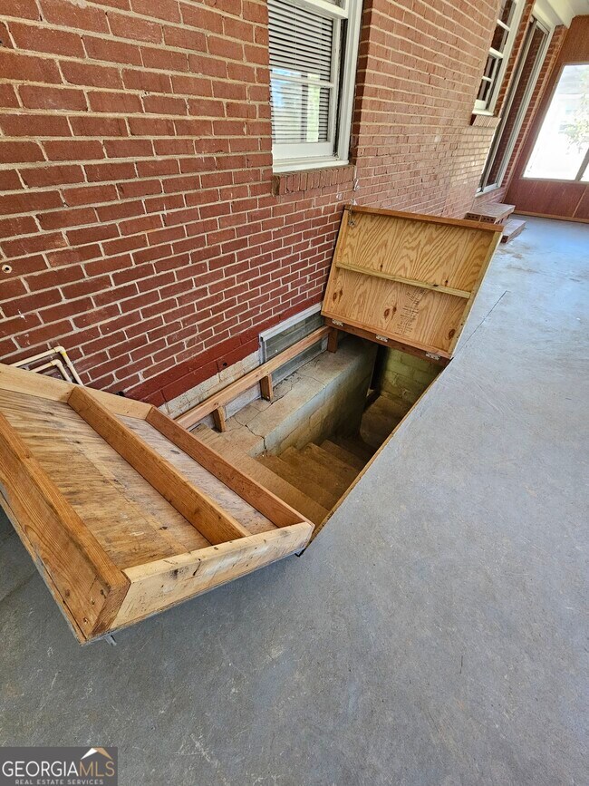 Building Photo - 2654 Plantation Dr