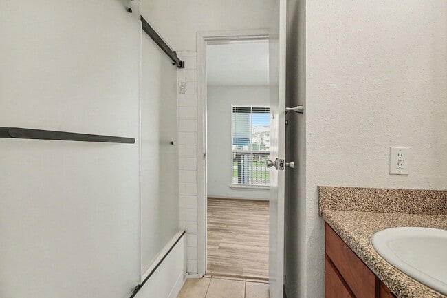 Building Photo - 3506 Cove View Blvd