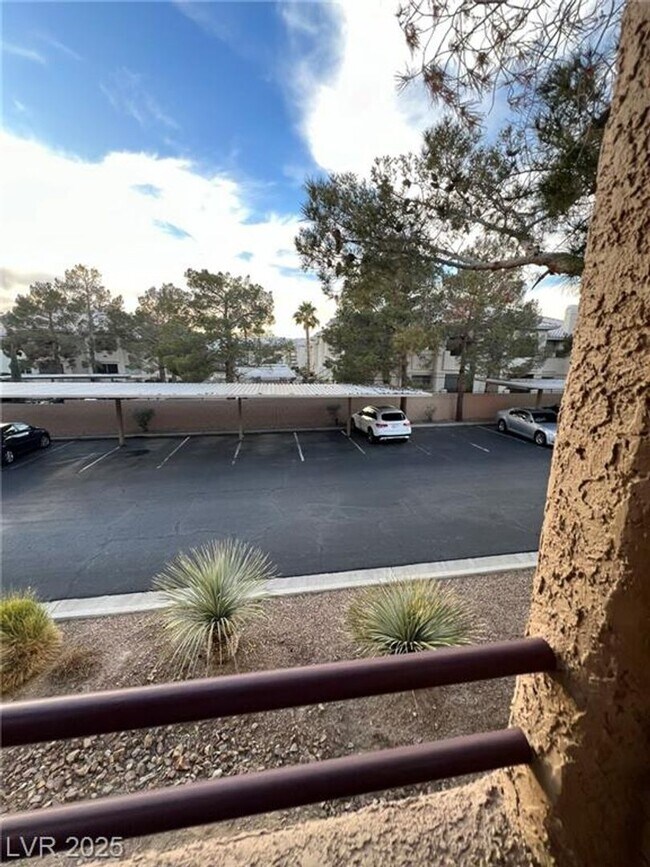 Building Photo - 9325 W Desert Inn Rd