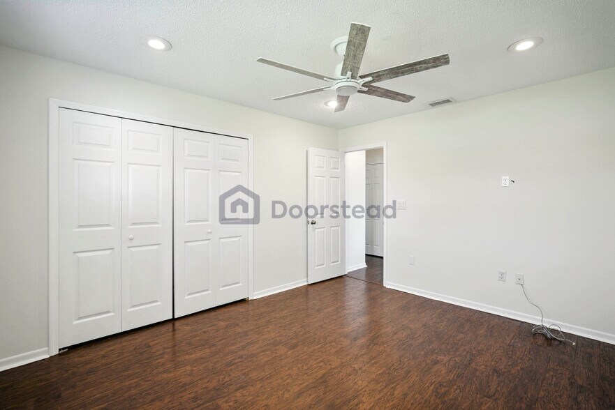 Building Photo - 7892 Sundown Dr