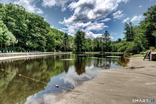 Building Photo - 355 Ledge Dr