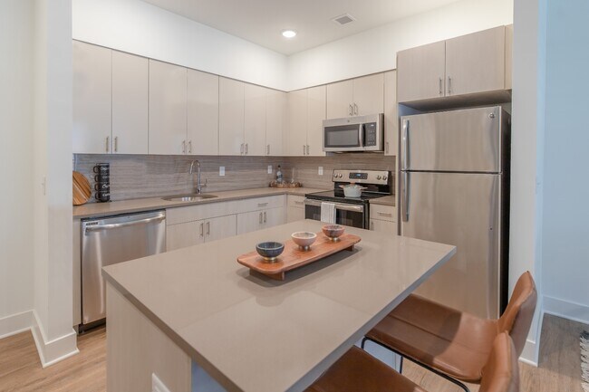 Building Photo - 596 Frank E Rodgers Blvd N