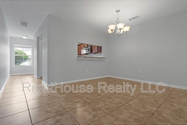 Building Photo - 260 Carina Cir