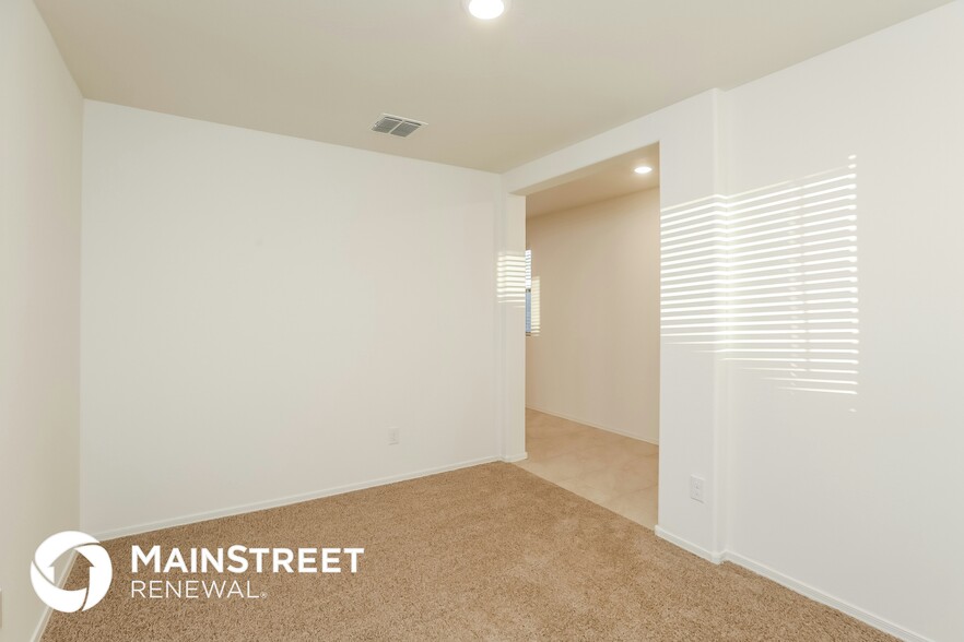 Building Photo - 9068 S 254th Dr
