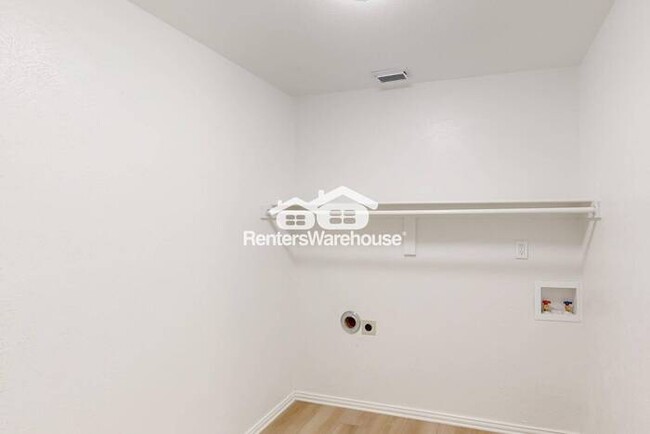 Building Photo - MOVE IN READY - 3BED/2BATH -  PLANO TEXAS