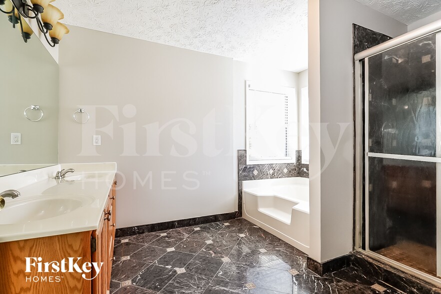 Building Photo - 2964 Shady Woods Cir