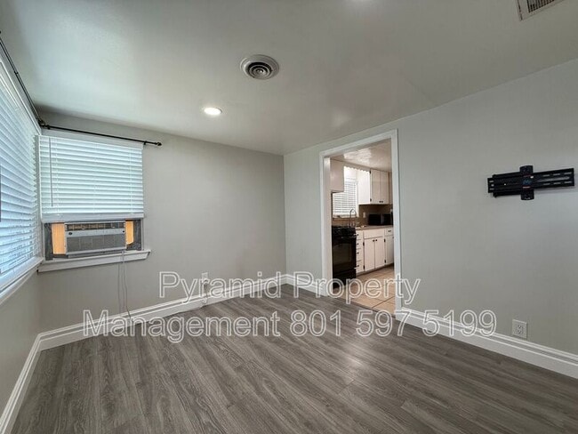 Building Photo - 3180 S 400 E