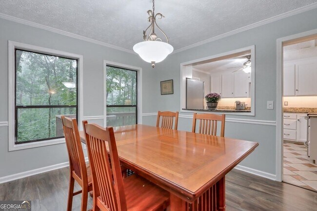 Building Photo - 428 Riverlake Ct