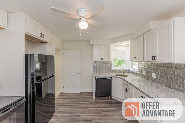 Building Photo - 376 E 288th St