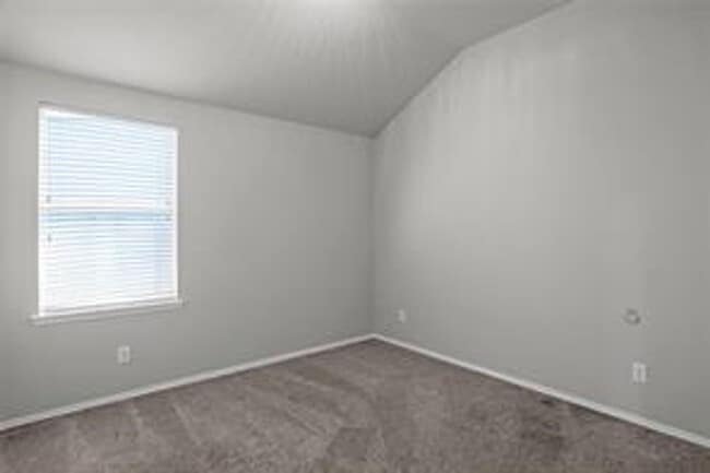 Building Photo - Charming 3-Bedroom Home in Sought-After Aubrey Neighborhood