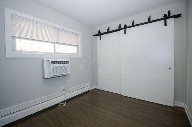 Building Photo - 5960 N Winthrop Ave