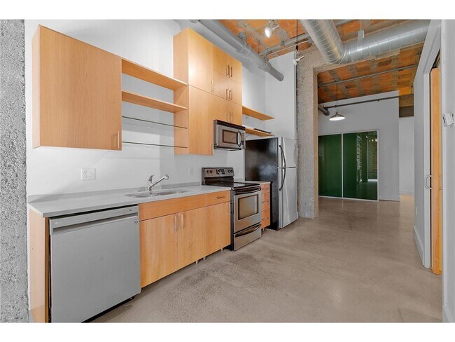 Building Photo - 718 N Washington Ave
