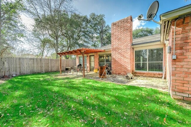 Building Photo - 22206 Meadowrock Dr
