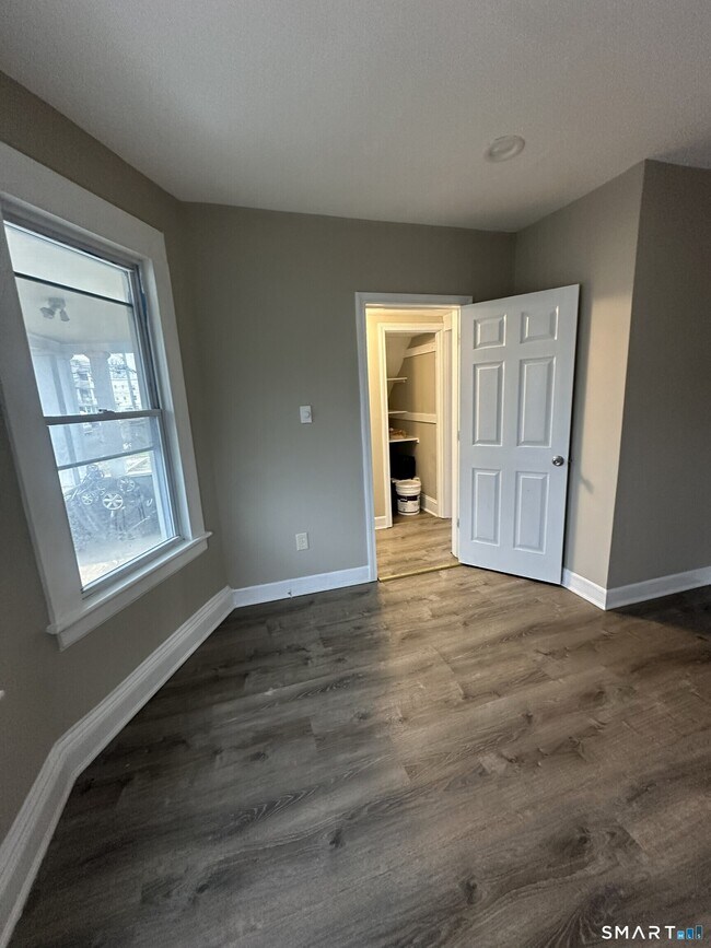 Building Photo - 179 Orland St